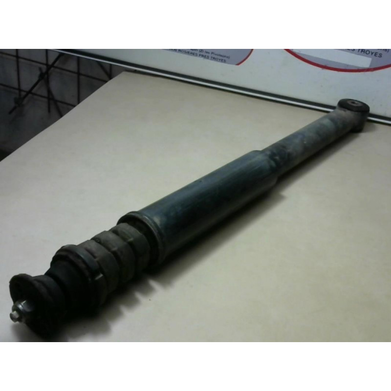 Amortisseur arriere droit RENAULT TWINGO II PHASE 1 d’occasion