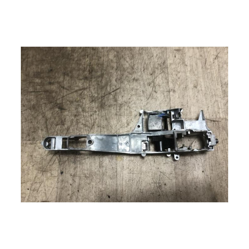 Support poignee porte avant gauche PEUGEOT PARTNER 2 PHASE 3 d’occasion
