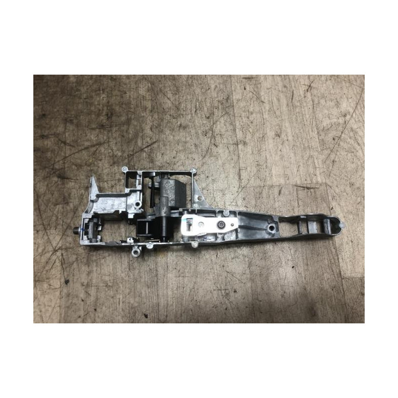 Support poignee porte avant gauche PEUGEOT PARTNER 2 PHASE 3 d’occasion
