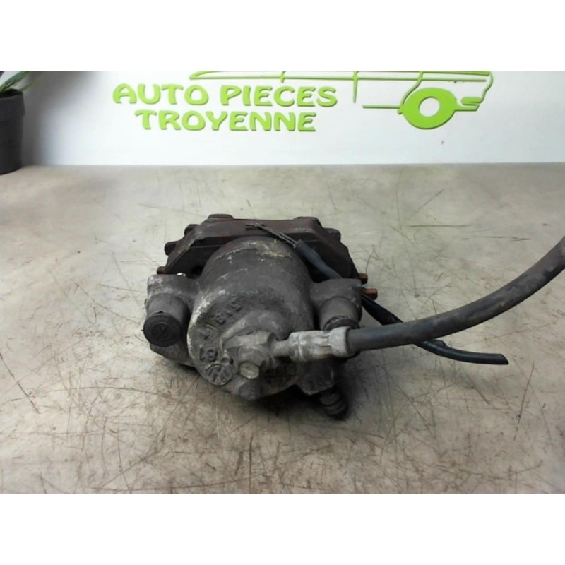 Etrier avant gauche (freinage) VOLKSWAGEN POLO 4 PHASE 1 d’occasion
