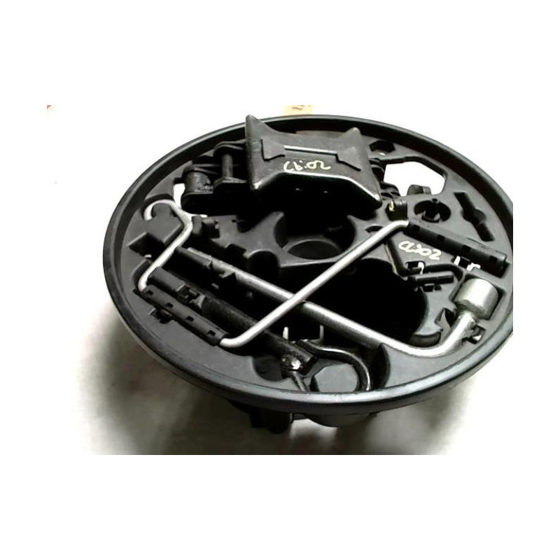 Cric (Ensemble depannage) RENAULT CLIO 2 PHASE 1 d’occasion