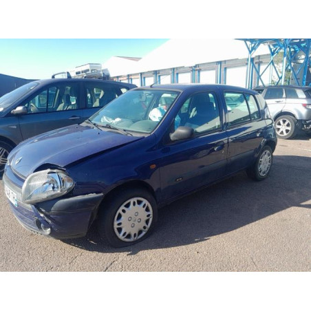 Cric (Ensemble depannage) RENAULT CLIO 2 PHASE 1 d’occasion