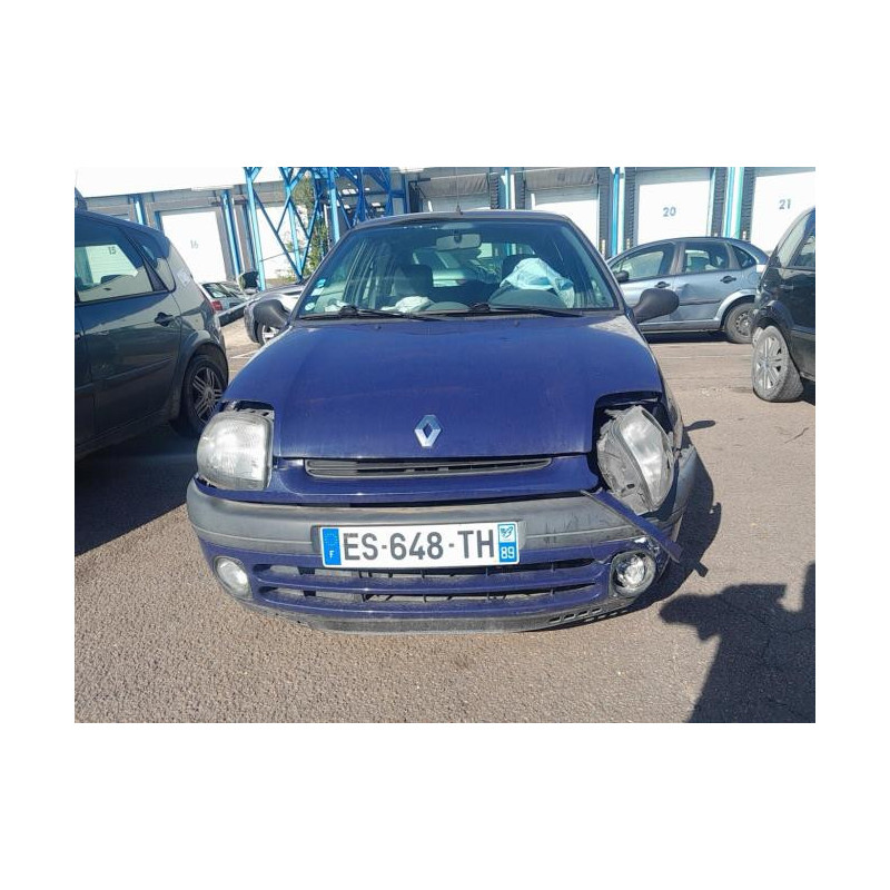 Cric (Ensemble depannage) RENAULT CLIO 2 PHASE 1 d’occasion
