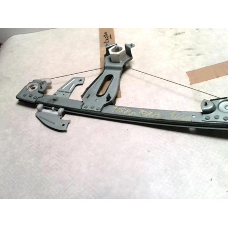 Leve vitre mecanique avant droit PEUGEOT 107 PHASE 2 d’occasion