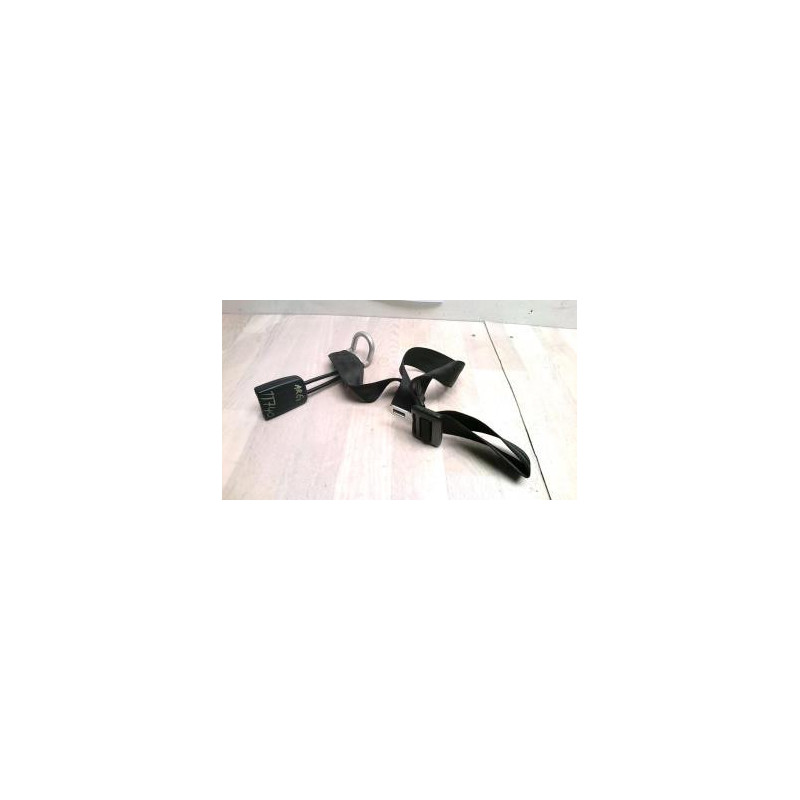 Attache ceinture arriere gauche VOLKSWAGEN GOLF d’occasion