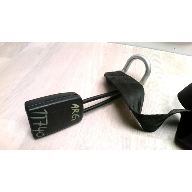 Attache ceinture arriere gauche VOLKSWAGEN GOLF d’occasion