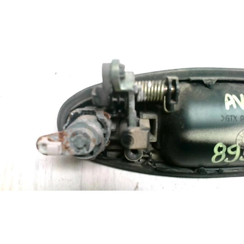 Poignee porte avant gauche HYUNDAI COUPE 1 d’occasion