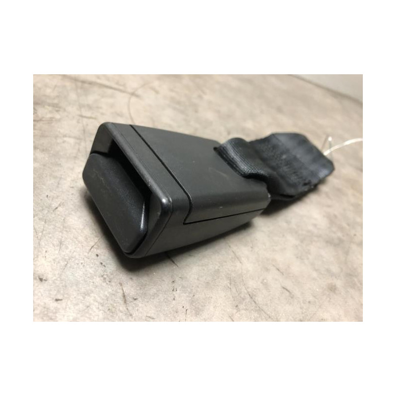 Attache ceinture arriere centrale DACIA SANDERO 2 PHASE 1 d’occasion