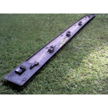 Baguette de porte arriere gauche  RENAULT MEGANE 2 PHASE 1 d’occasion