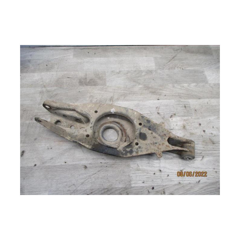 Bras de suspension arriere gauche MERCEDES 190 W201 PHASE 1 d’occasion