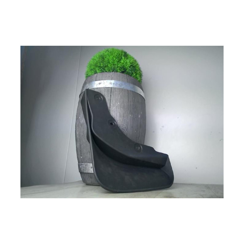 Bavette arriere droit FORD KUGA 2 PHASE 1 d’occasion
