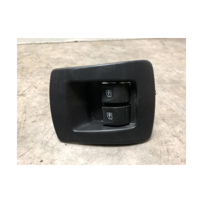 Interrupteur de leve vitre avant gauche DACIA SANDERO 2 PHASE 1 d’occasion