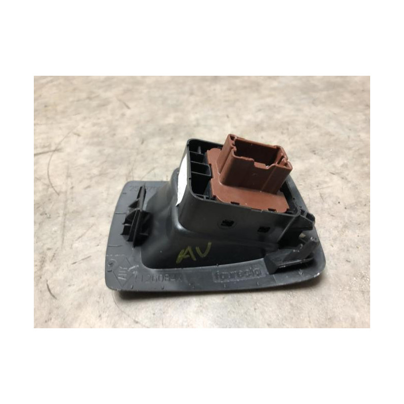 Interrupteur de leve vitre avant gauche DACIA SANDERO 2 PHASE 1 d’occasion