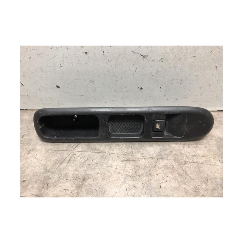 Interrupteur de leve vitre avant droit PEUGEOT 5008 1 PHASE 1 d’occasion