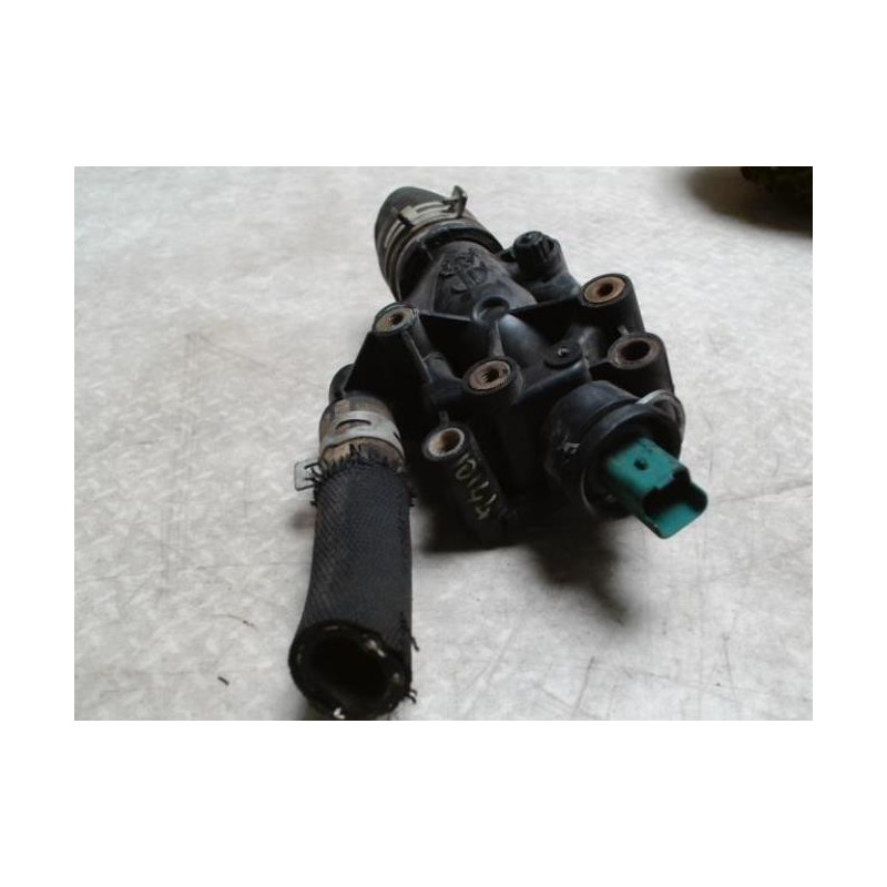 Boitier eau CITROEN C4 1 PHASE 1 d’occasion