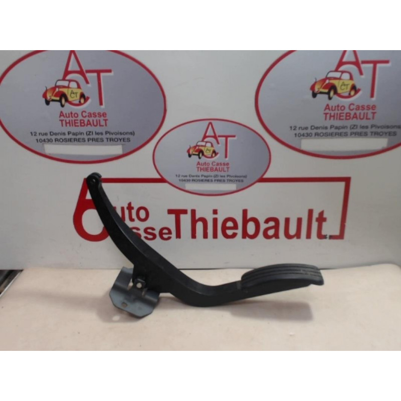 Pedalier d'embrayage DACIA SANDERO d’occasion