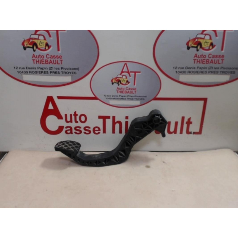 Pedalier d'embrayage VOLKSWAGEN POLO 4 PH2 HAYON (9N1/2/3) TDI d’occasion