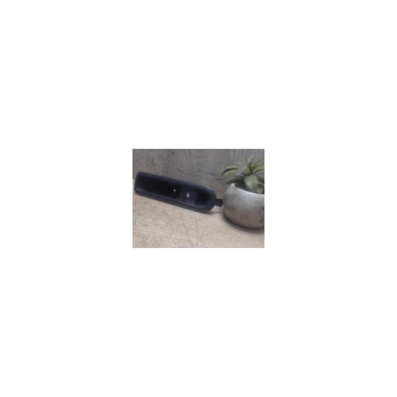 Bouton/Interrupteur RENAULT MEGANE 2 PHASE 2 BREAK d’occasion
