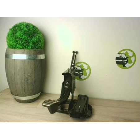 Pedalier de frein AUDI TT 1 COUPE d’occasion