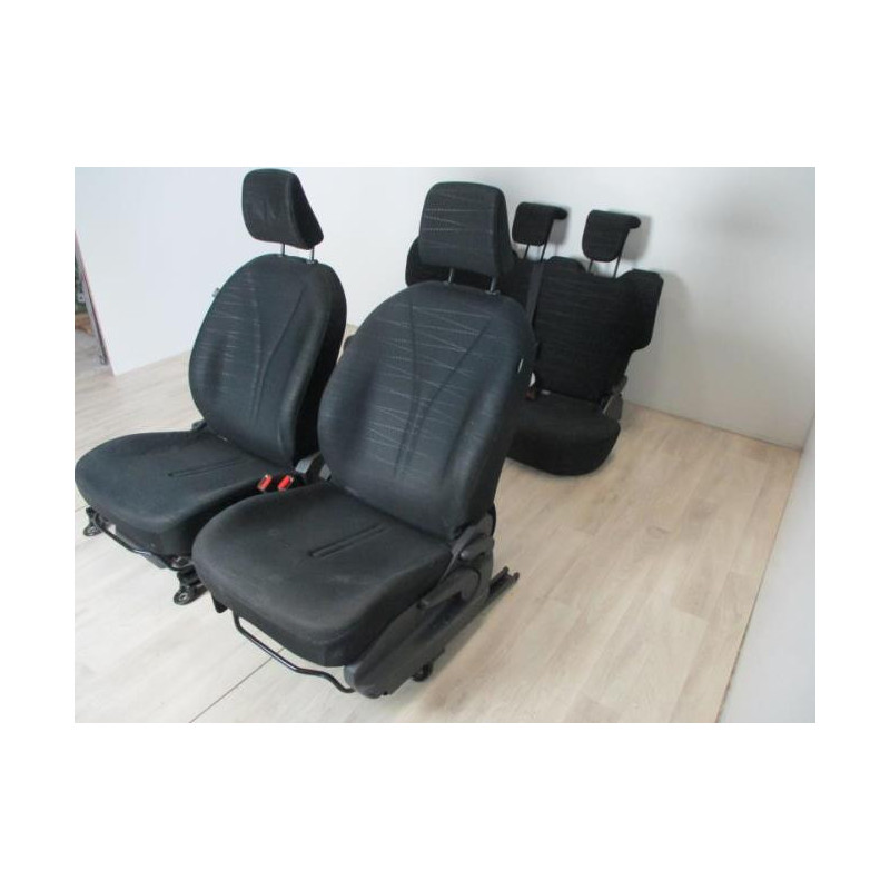 Interieur complet TOYOTA YARIS 2 PHASE 1 d’occasion
