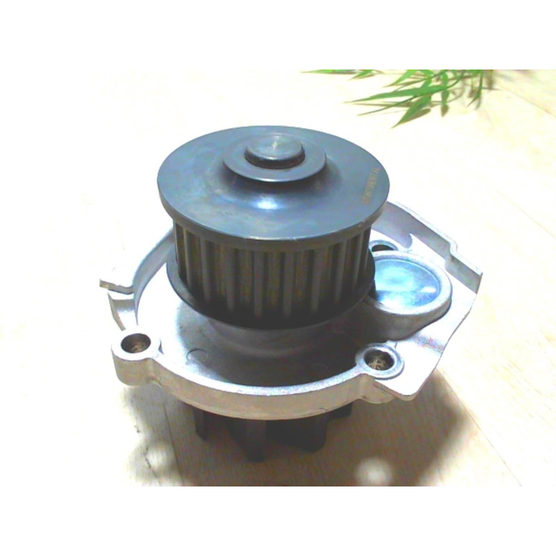 Pompe à eau FORD KA PHASE 1 d’occasion