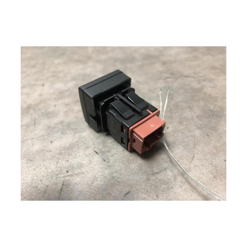 Bouton/Interrupteur PEUGEOT PARTNER 2 PHASE 2 d’occasion