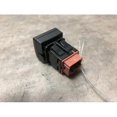 Bouton/Interrupteur PEUGEOT PARTNER 2 PHASE 2 d’occasion