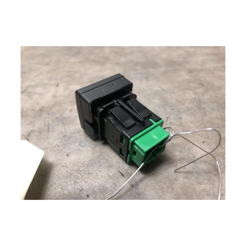 Bouton/Interrupteur PEUGEOT PARTNER 2 PHASE 2 d’occasion