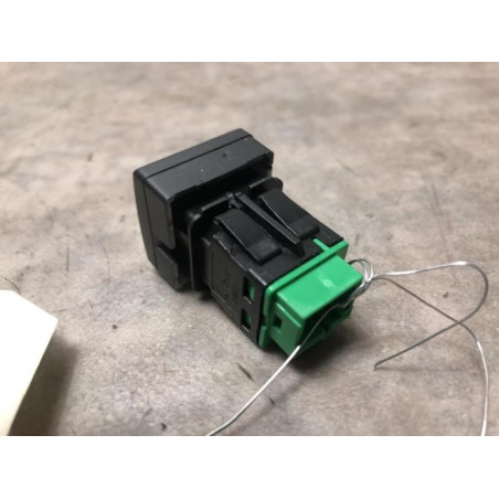 Bouton/Interrupteur PEUGEOT PARTNER 2 PHASE 2 d’occasion