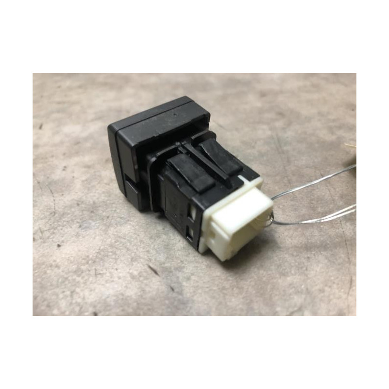 Bouton/Interrupteur PEUGEOT PARTNER 2 PHASE 2 d’occasion