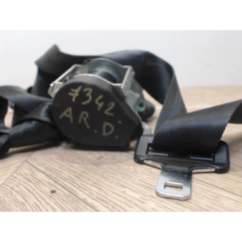 Ceinture arriere droit RENAULT MEGANE 3 PHASE 1 CABRIOLET d’occasion