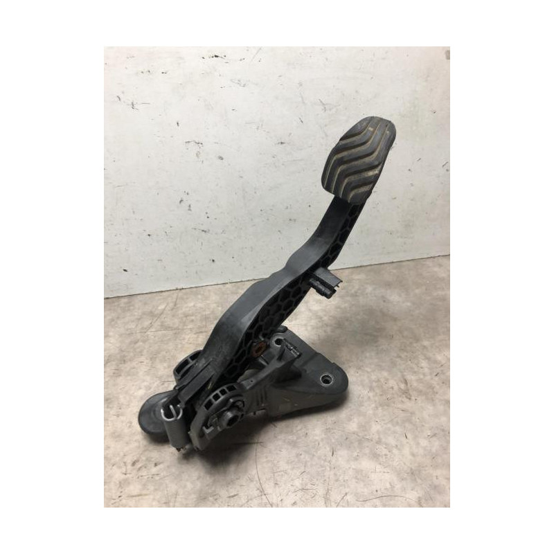 Pedalier d'embrayage DACIA SANDERO 3 d’occasion