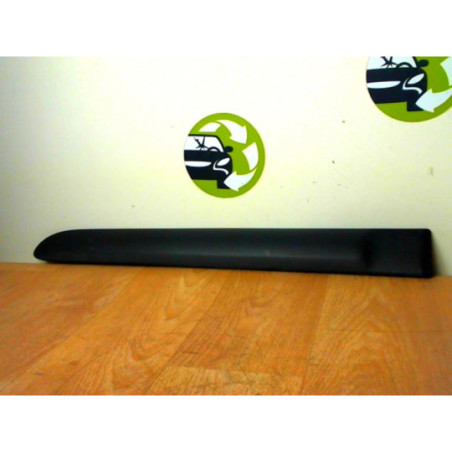 Baguette de porte arriere gauche  RENAULT CLIO 2 PHASE 2 d’occasion