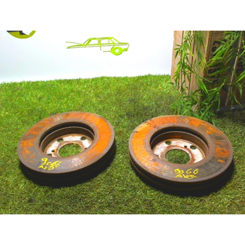 Paire de disques avant (freinage) TOYOTA PICNIC d’occasion
