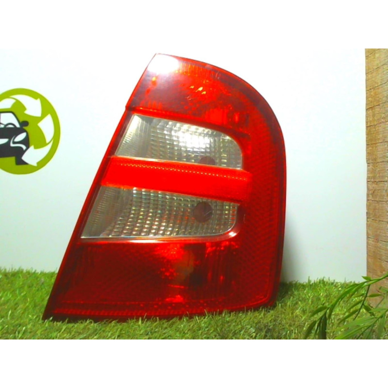 Feu arriere principal droit (feux) SKODA FABIA 1 PHASE 1 d’occasion