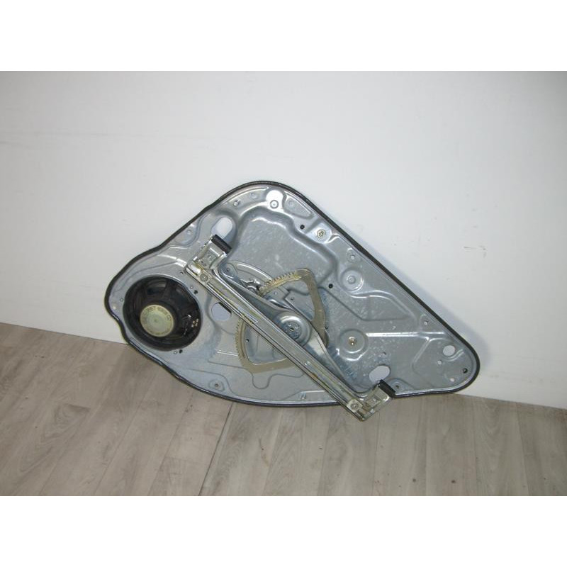 Leve vitre mecanique arriere gauche FORD FOCUS 2 PHASE 1 d’occasion