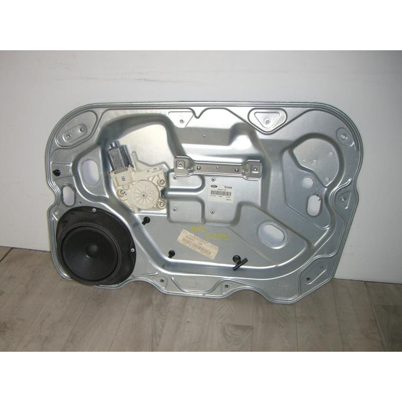 Leve vitre electrique avant droit FORD FOCUS 2 PHASE 1 d’occasion