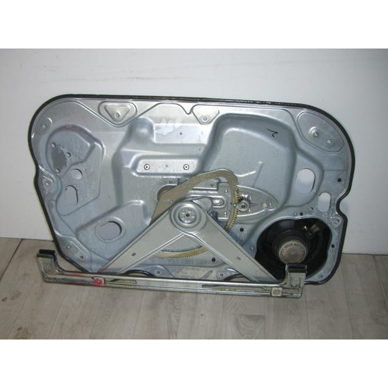 Leve vitre electrique avant droit FORD FOCUS 2 PHASE 1 d’occasion