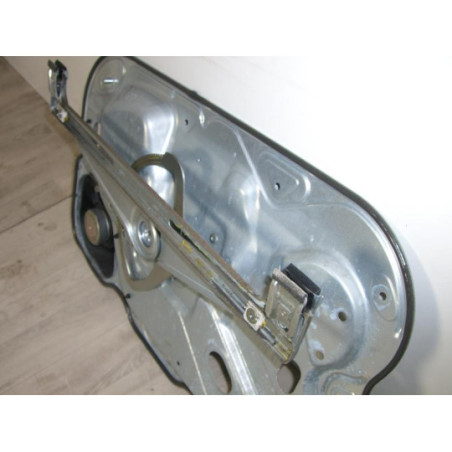 Leve vitre electrique avant gauche FORD FOCUS 2 PHASE 1 d’occasion