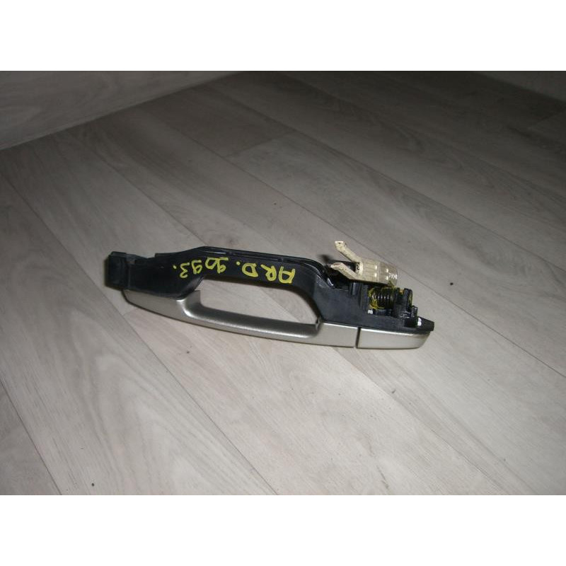 Poignee porte arriere droit TOYOTA COROLLA VERSO 1 d’occasion