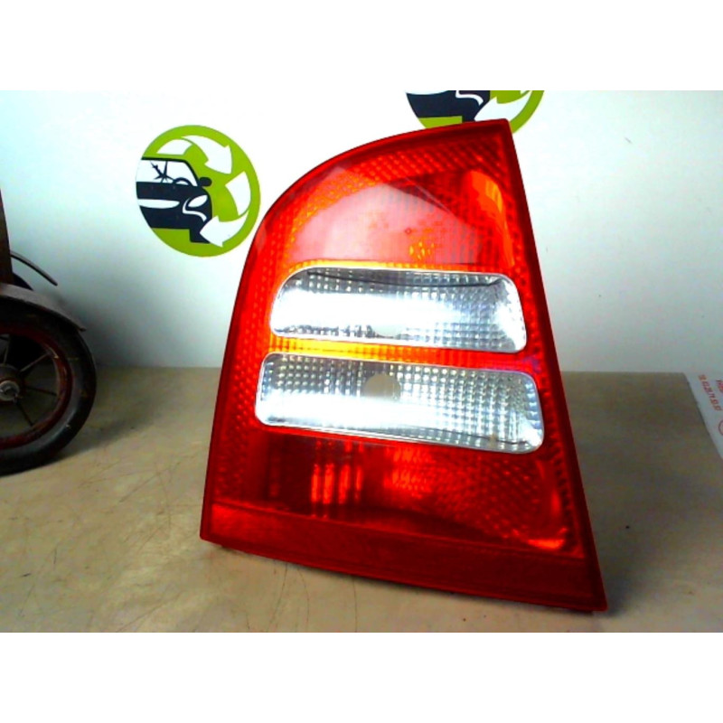 Feu arriere principal gauche (feux) SKODA OCTAVIA 1 PHASE 2 BREAK d’occasion