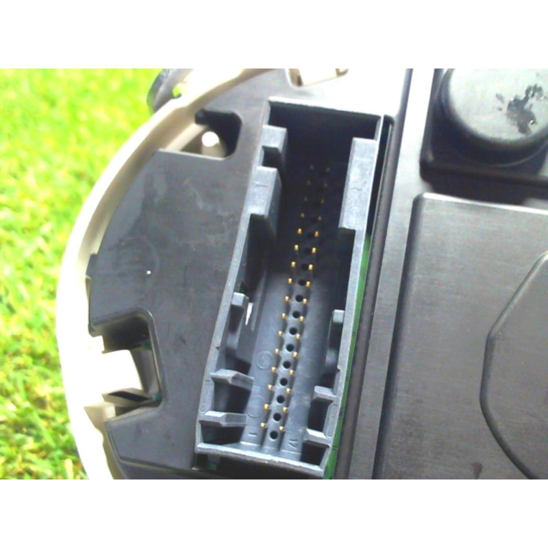 Compteur FORD FIESTA 6 PHASE 1 d’occasion