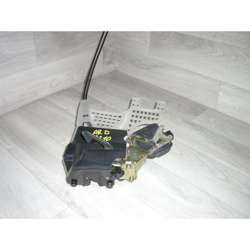 Serrure arriere droit HYUNDAI TUCSON 1 d’occasion