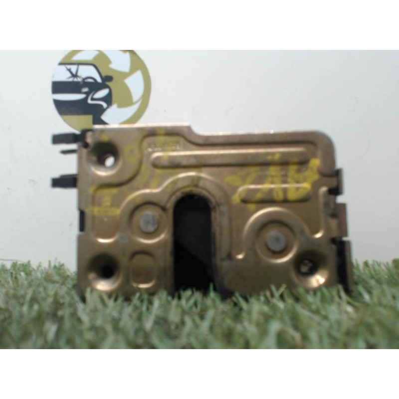 Serrure de hayon RENAULT CLIO 2 PHASE 1 d’occasion