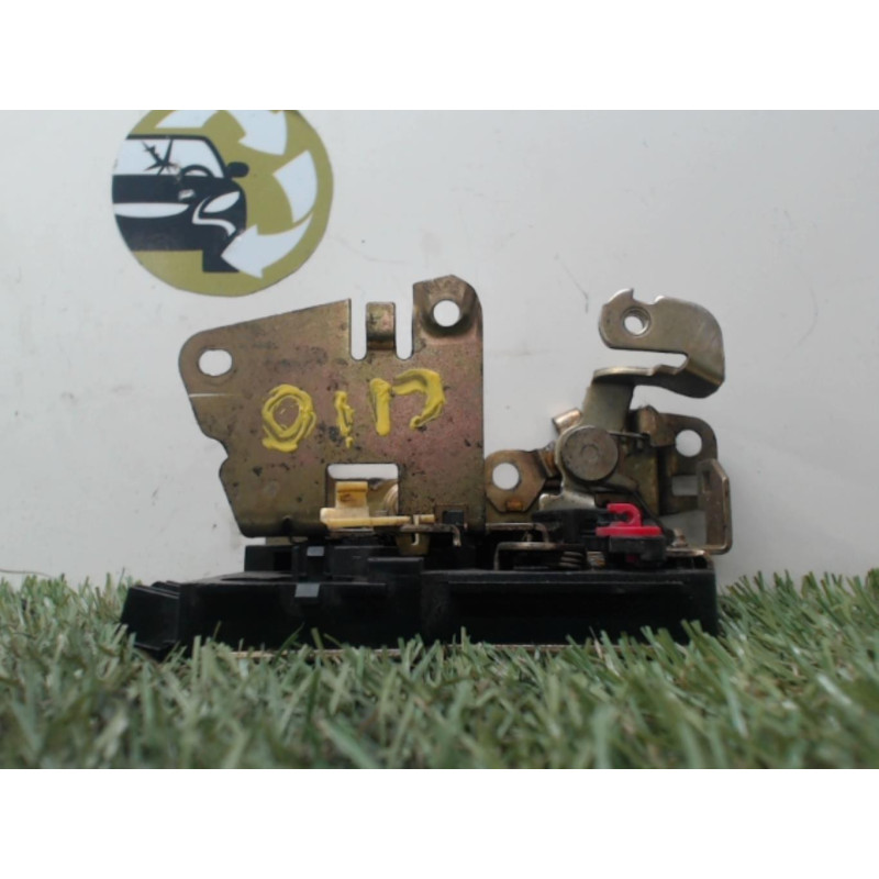 Serrure de hayon RENAULT CLIO 2 PHASE 1 d’occasion
