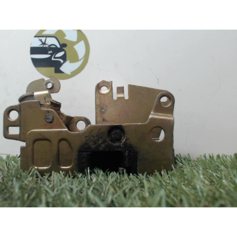 Serrure de hayon RENAULT CLIO 2 PHASE 1 d’occasion