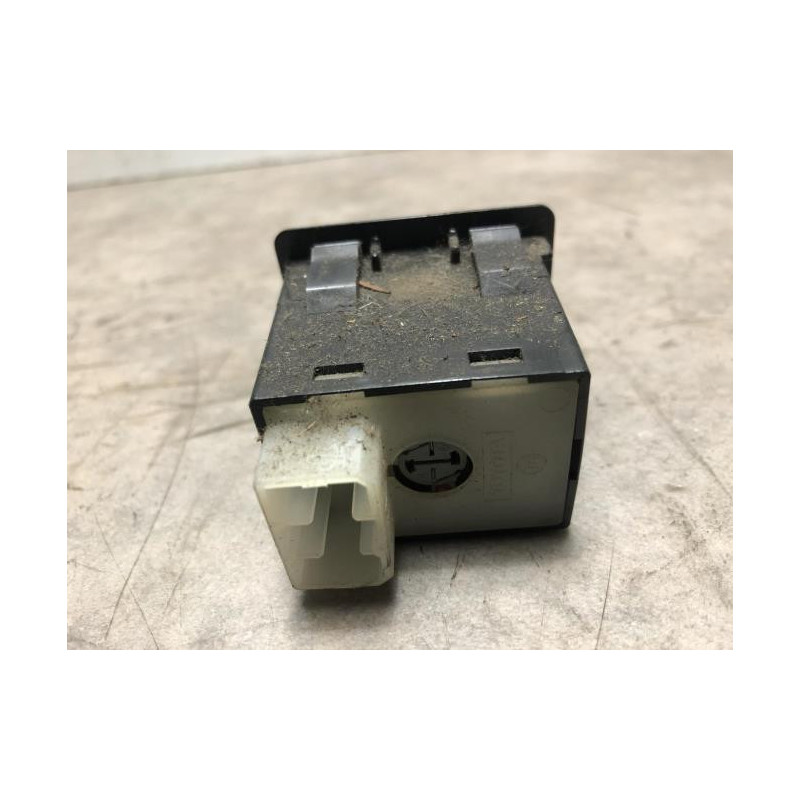 Bouton/Interrupteur TOYOTA LAND CRUISER 3 J90 PHASE 1 d’occasion