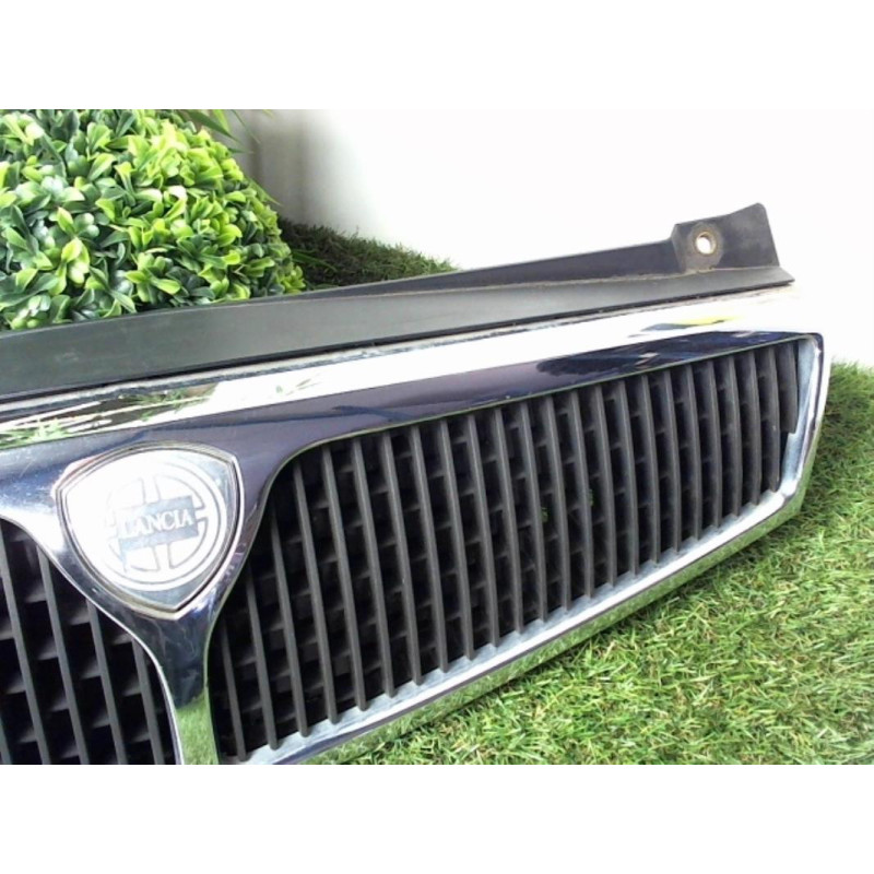 Calandre LANCIA DELTA 2 d’occasion