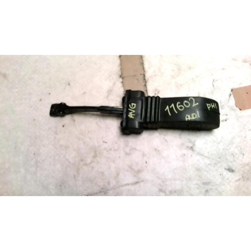 Tirant de porte avant gauche AUDI A4 3 AVANT PHASE 1 BREAK d’occasion