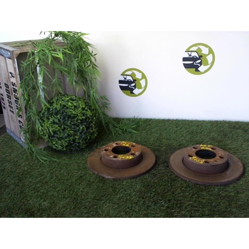Paire de disques arriere (freinage) VOLKSWAGEN GOLF 4 d’occasion